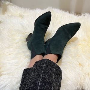 Women Boots (Bought from Urban Outfitter- No shoe box)